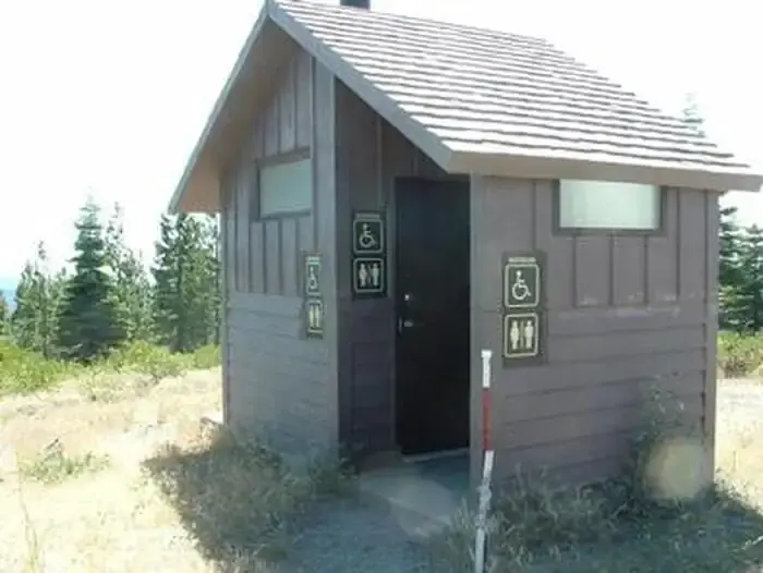 ROBBS HUT
