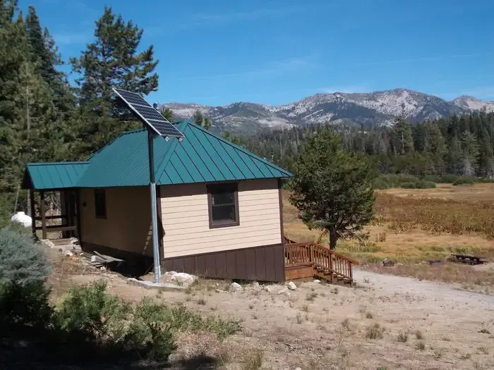 VAN VLECK BUNKHOUSE