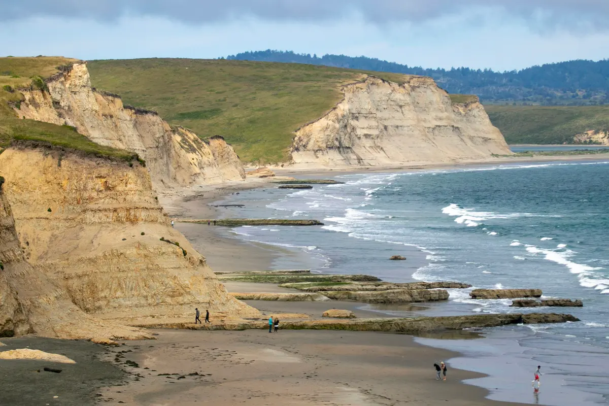 the Estero Trail to Drakes Head or Sunset Beach