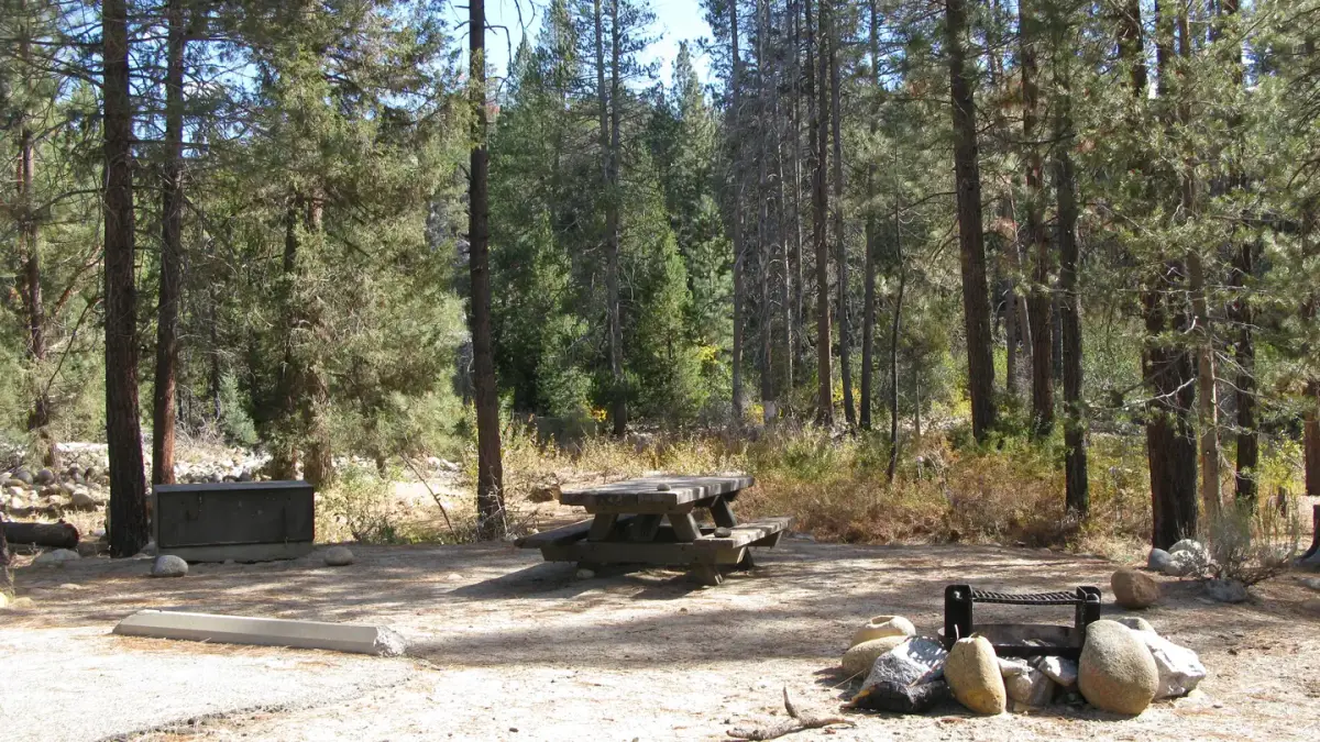 MONO HOT SPRINGS